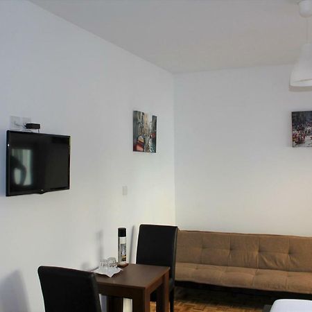 Eclectic Business & Leisure Apartment Nicosia Luaran gambar